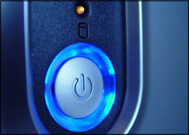 pulsante di accensione sul computer