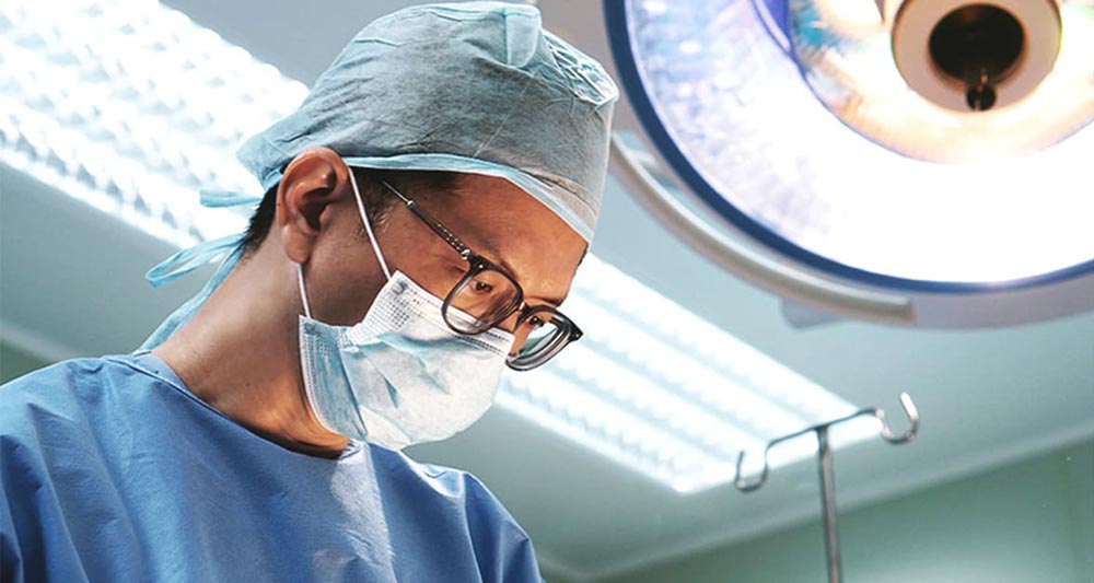 Liposuction Doctor in Singapore, Dr Ivan Puah from Amaris B Clinic