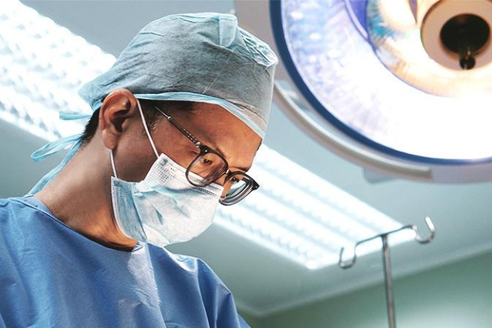 Dr Ivan Puah during VASER Lipo Surgery Singapore