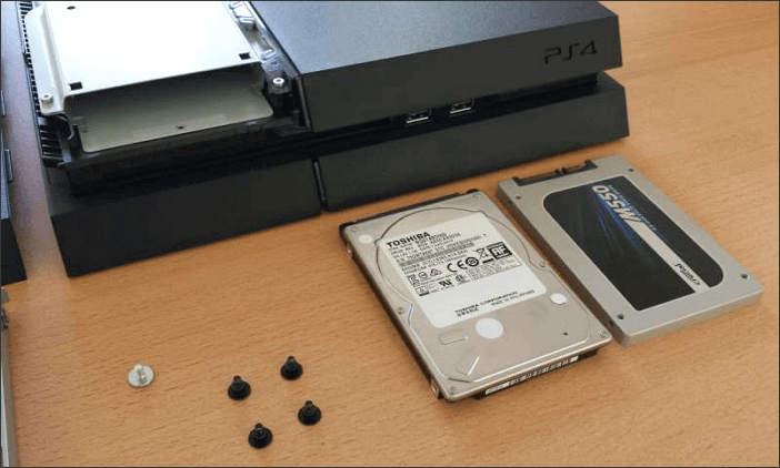 Setzen Sie die neue PS4-Festplatte ein